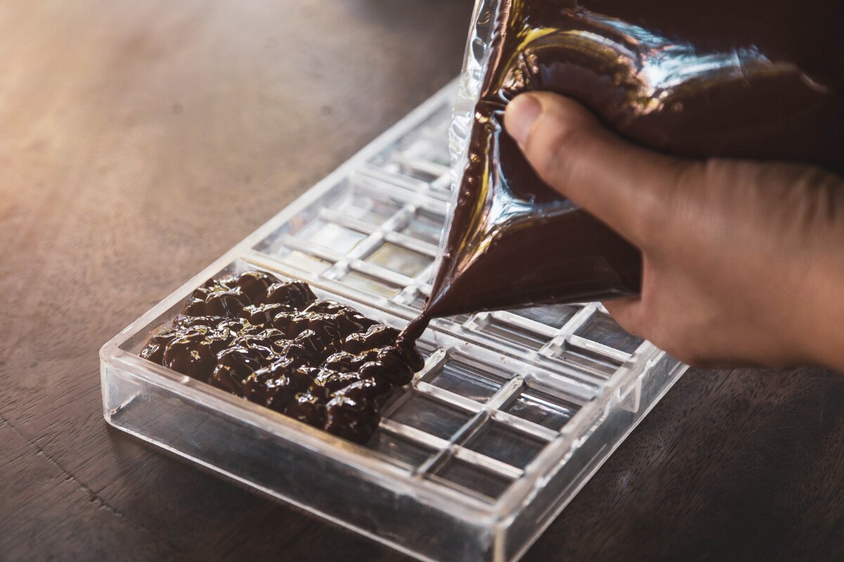 Creating Stunning Layered Effects in Molded Chocolate: A Complete Guide