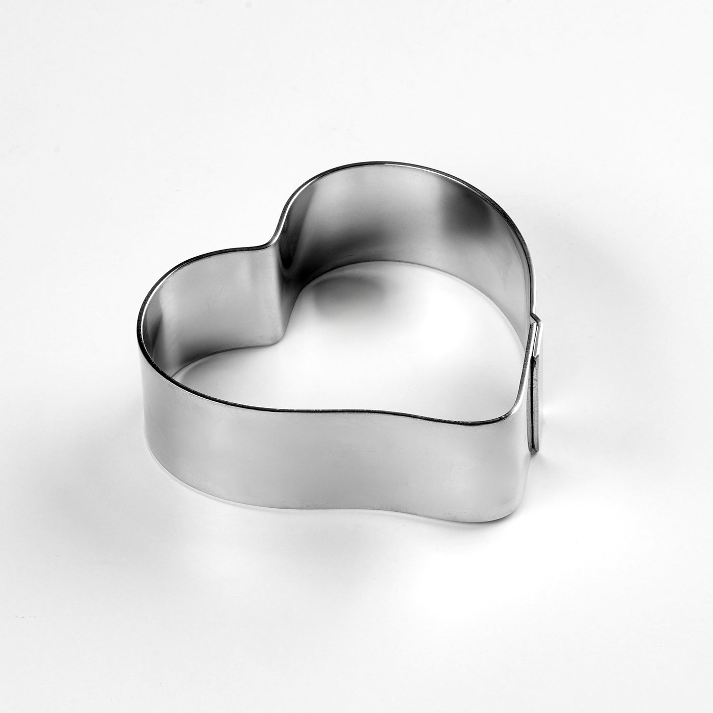 Smooth Stainless Steel Band – Heart Shape 65x60x20mm (2.6 x 2.4 x 0.8 inches)